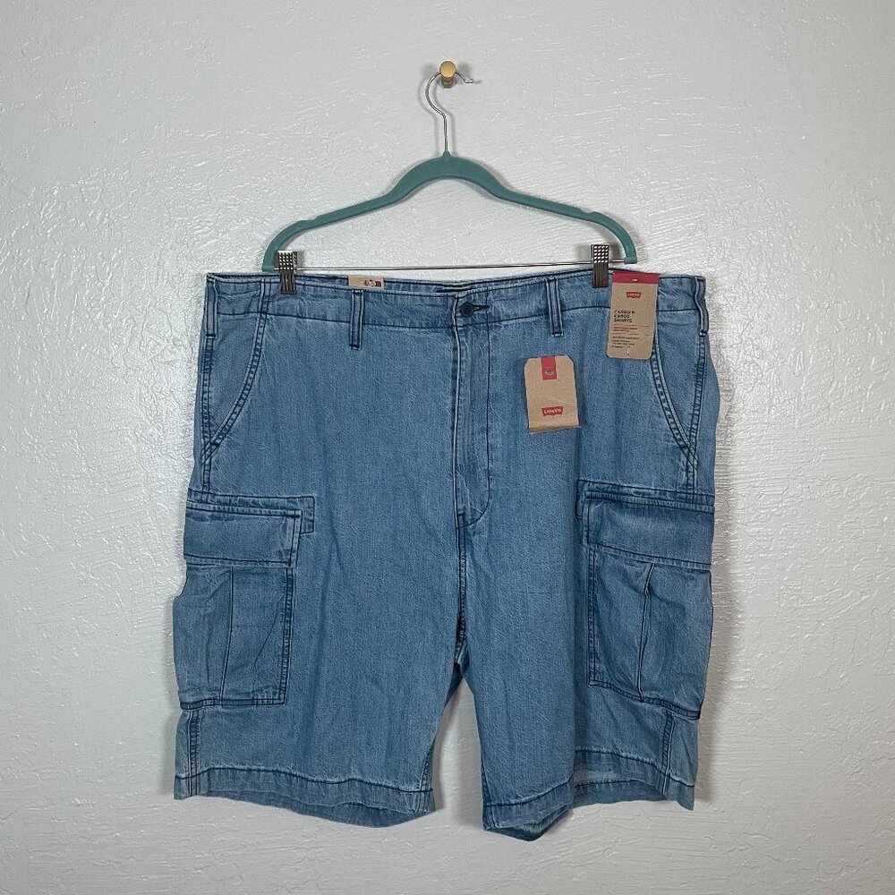 Levis Men 44 Blue Denim Lightweight Carrier Cargo Shorts Light Wash 100% Cotton - Picture 1 of 10